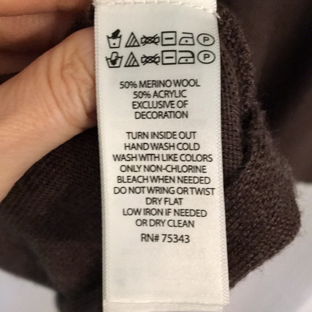 ELLEN TRACY - Super Chic Brown Sweater with Buckle Detail - Size: Large - Picture 12 of 13